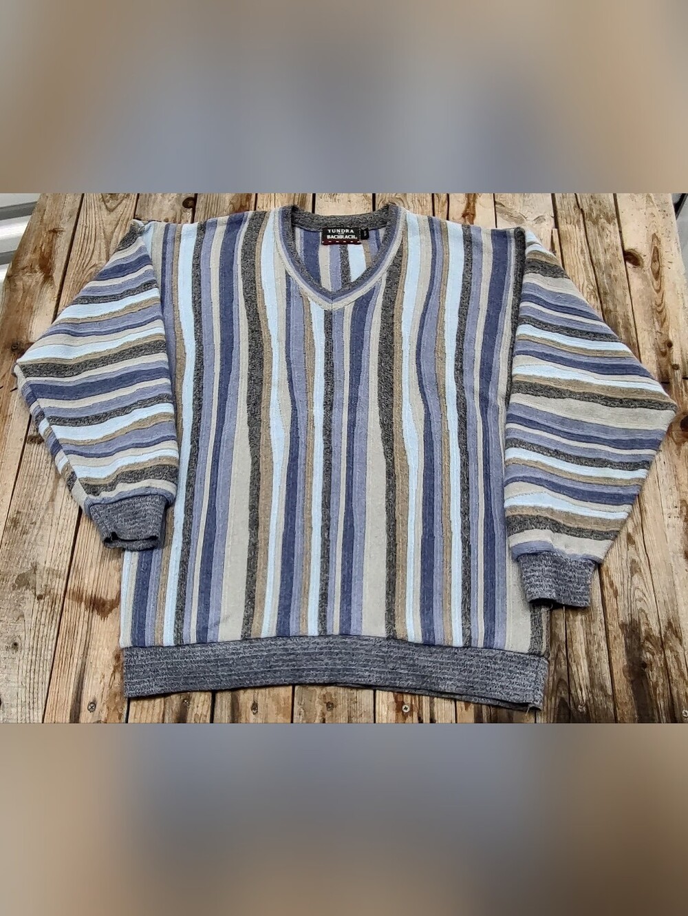 vintage 90's Tundra for Bachrach Canada 3D knit V-Neck Sweater